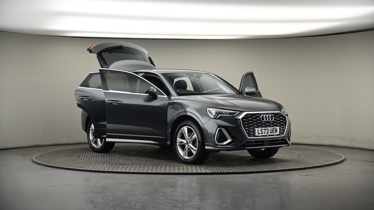 More views of Audi Q3