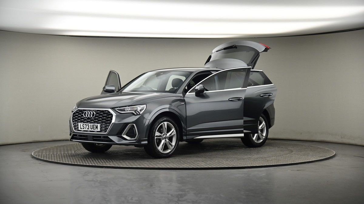 More views of Audi Q3