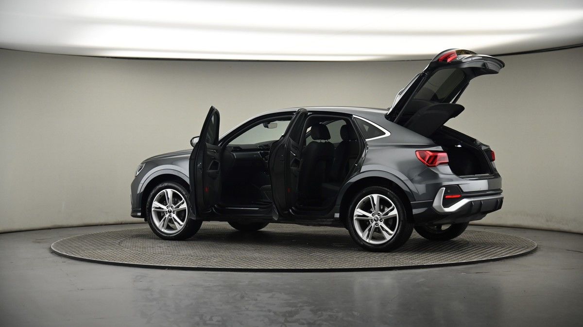 More views of Audi Q3