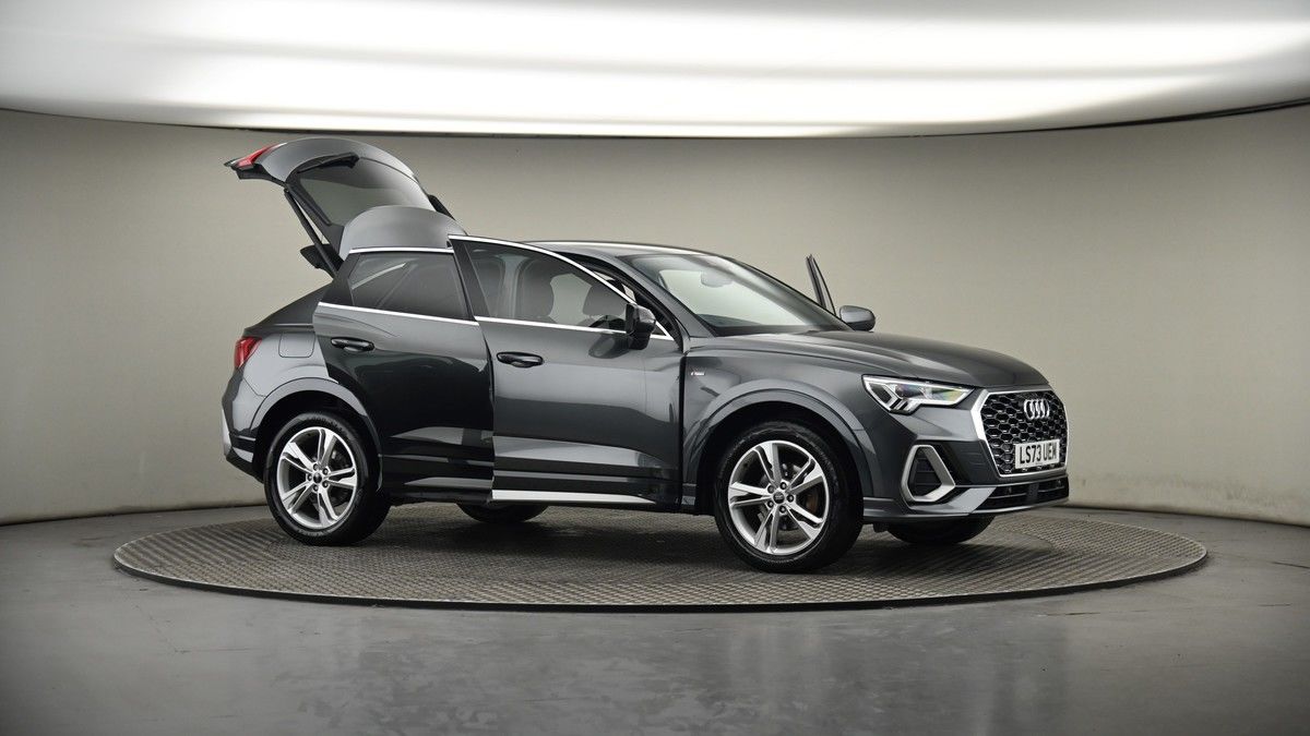 More views of Audi Q3