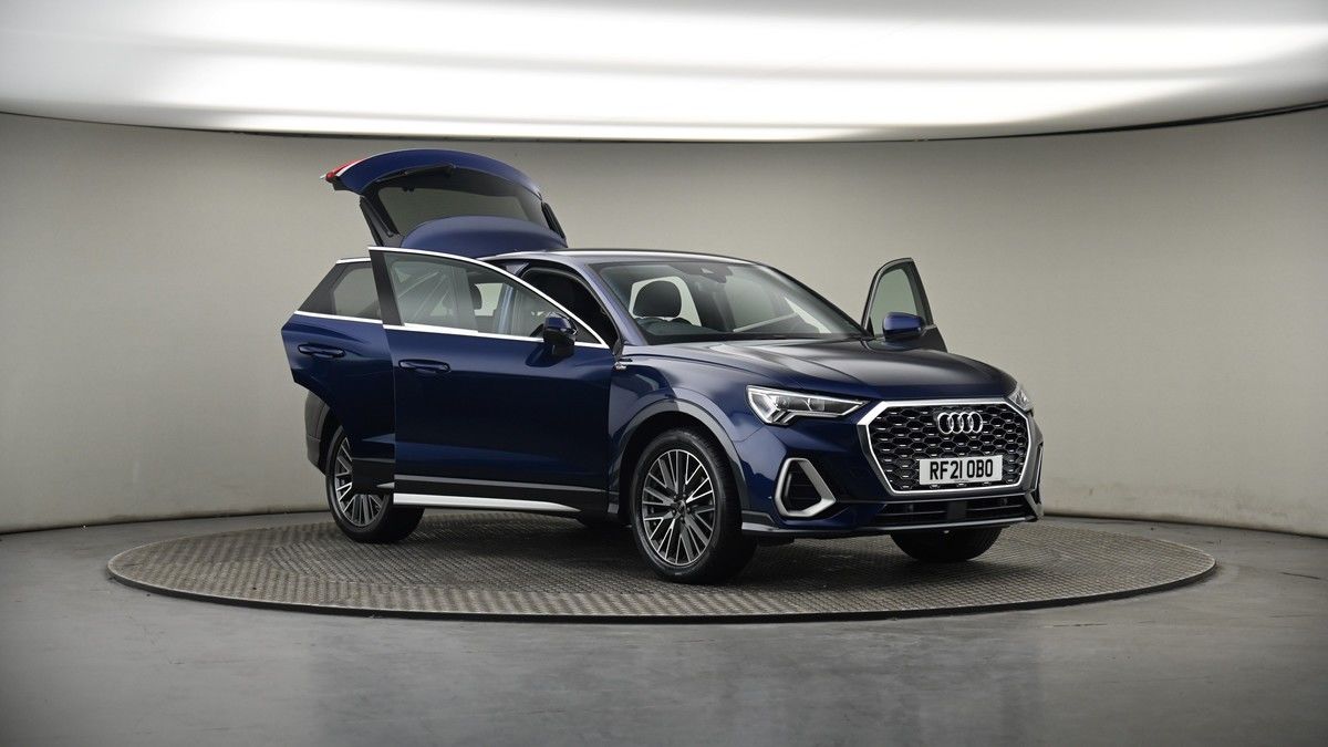 More views of Audi Q3