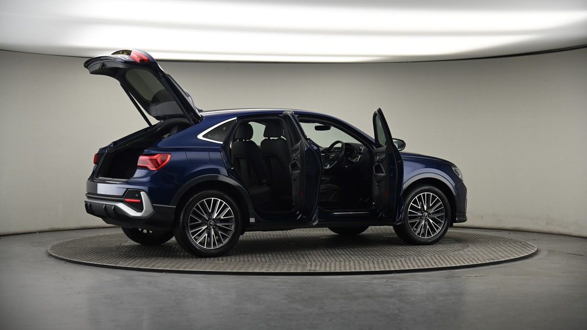 More views of Audi Q3