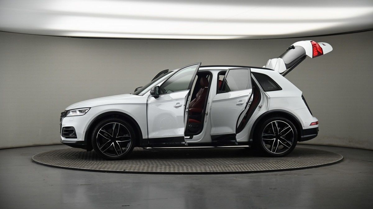 More views of Audi SQ5