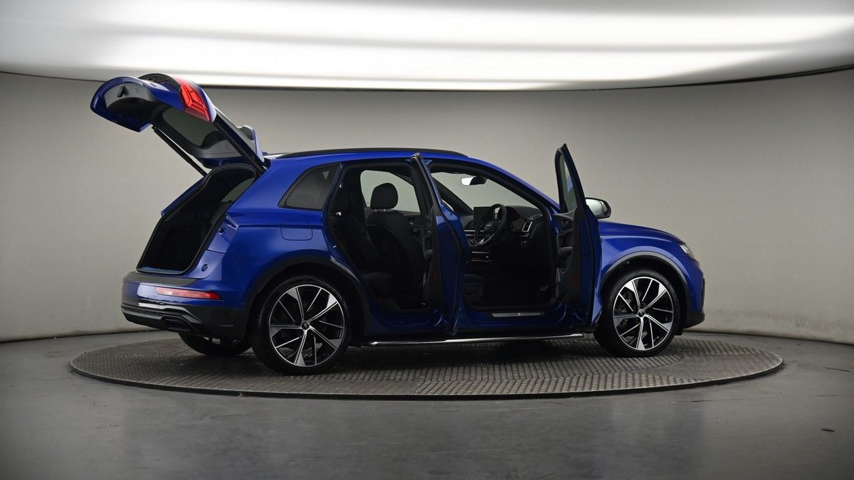 More views of Audi Q5