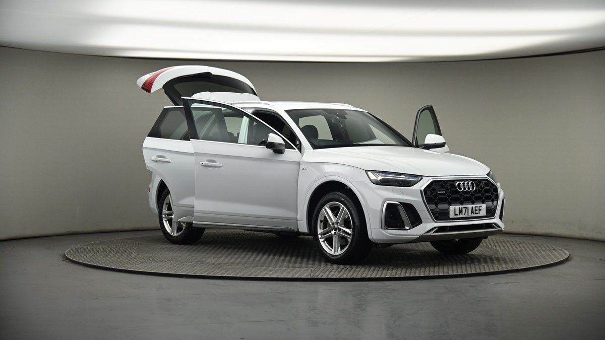 More views of Audi Q5