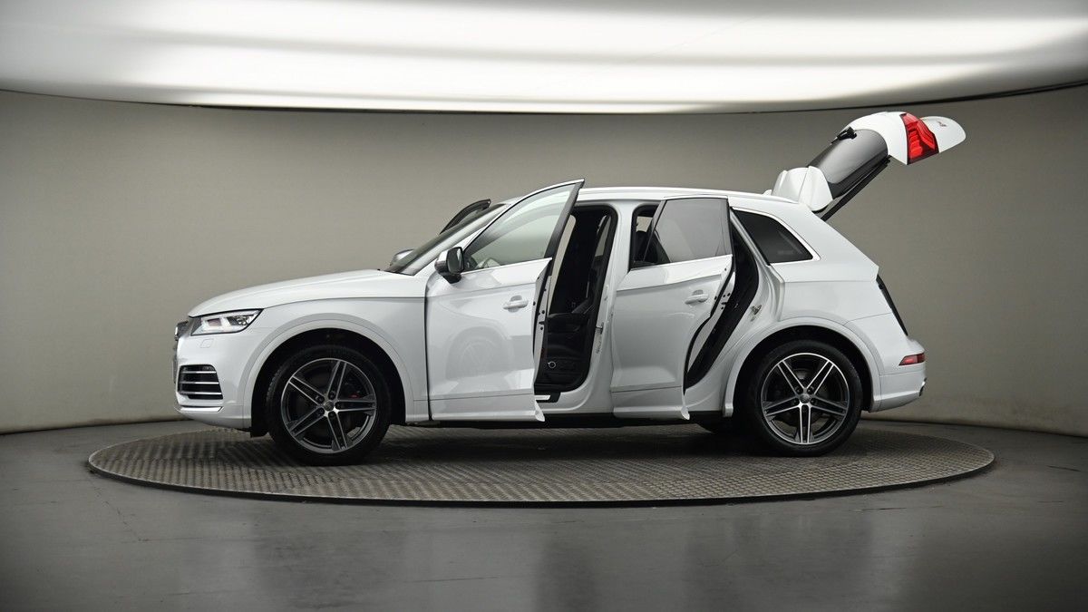 More views of Audi SQ5