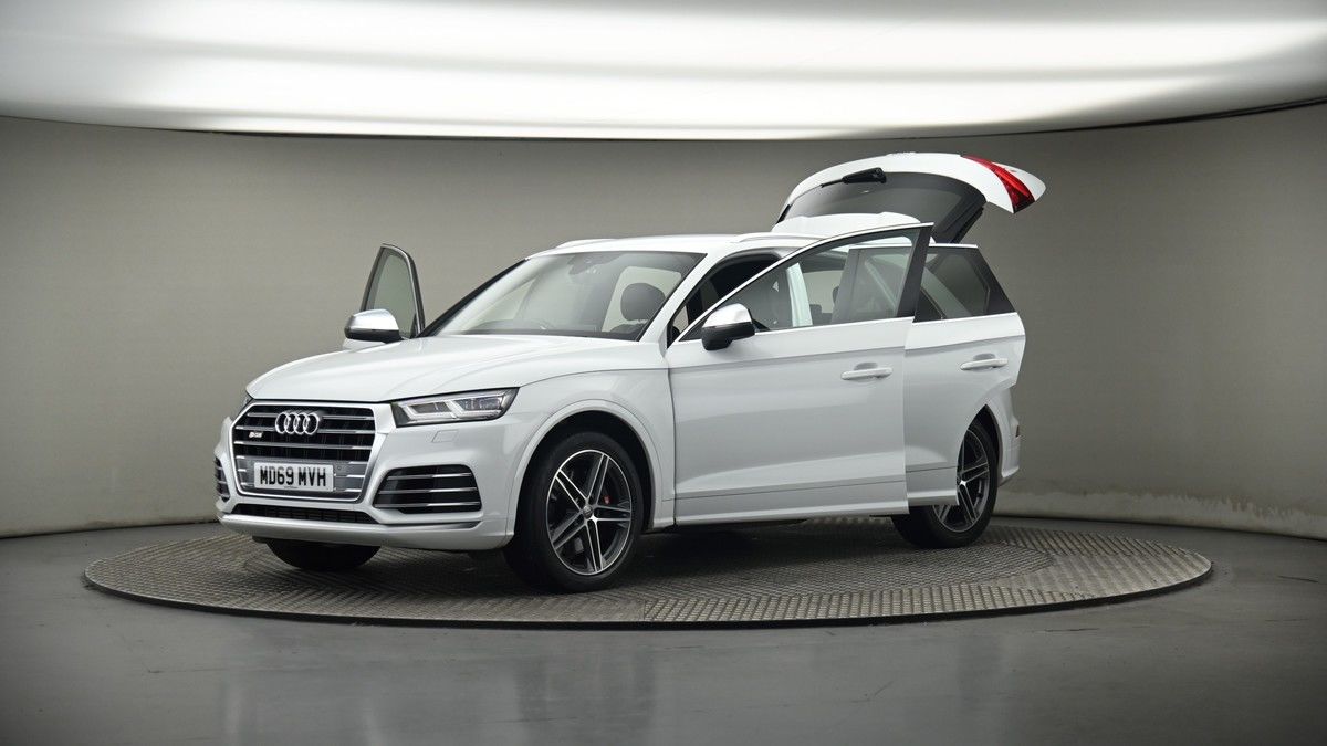 More views of Audi SQ5