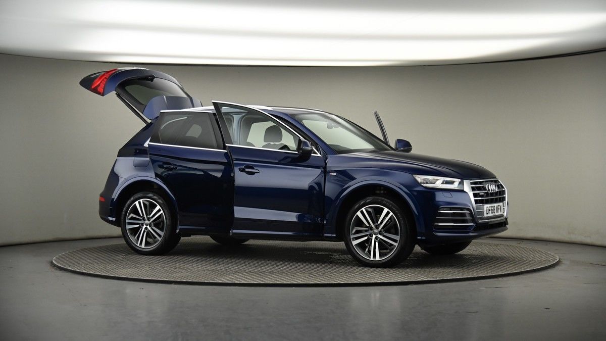 More views of Audi Q5