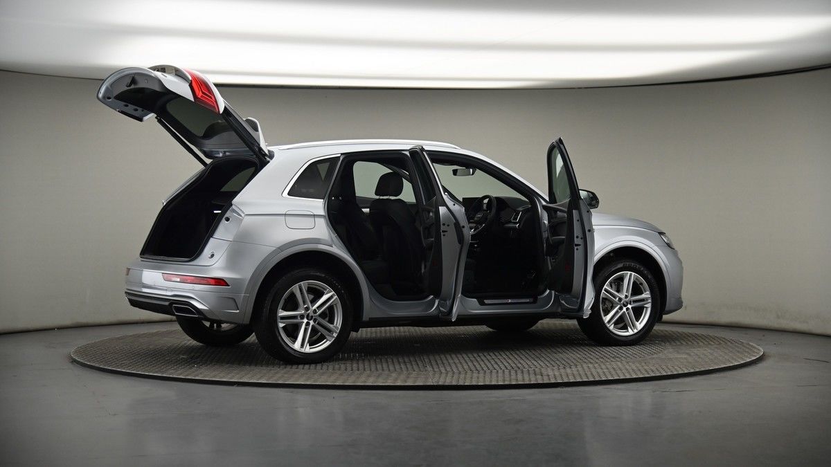 More views of Audi Q5