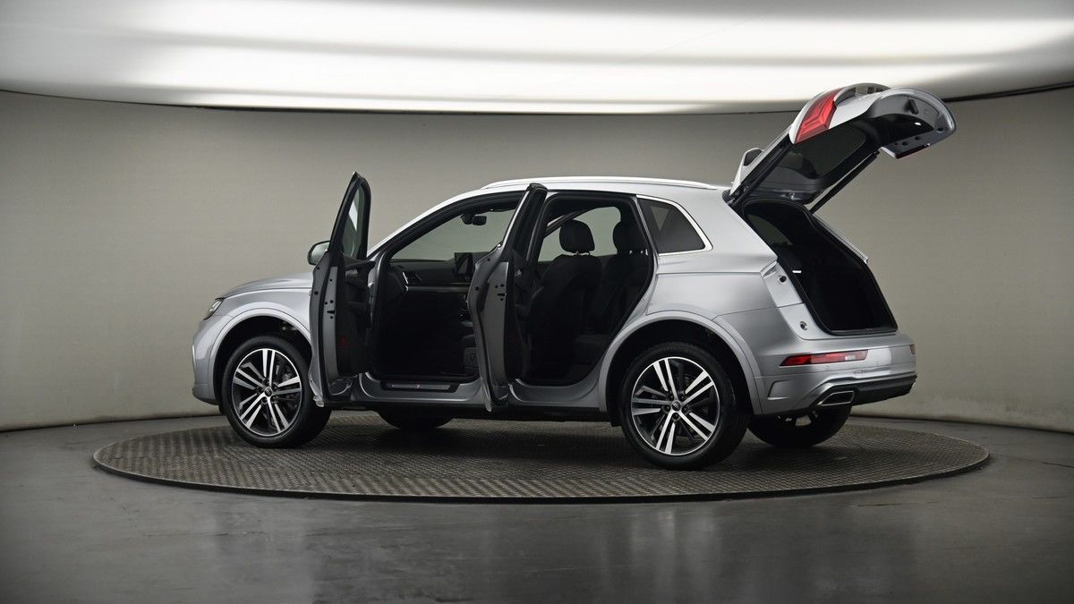 More views of Audi Q5