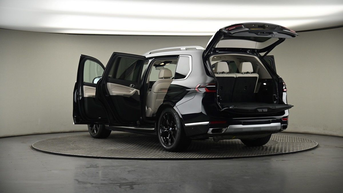 BMW X7 Image 8