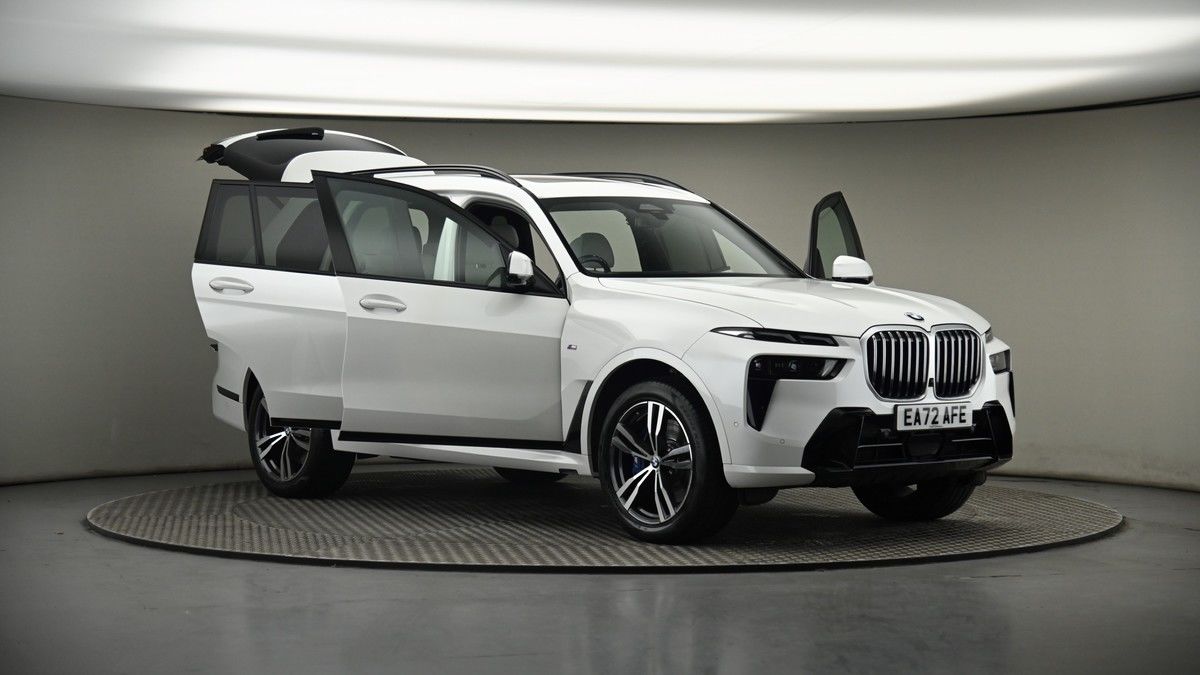 More views of BMW X7