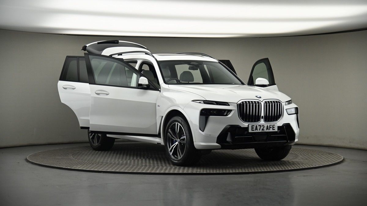 More views of BMW X7