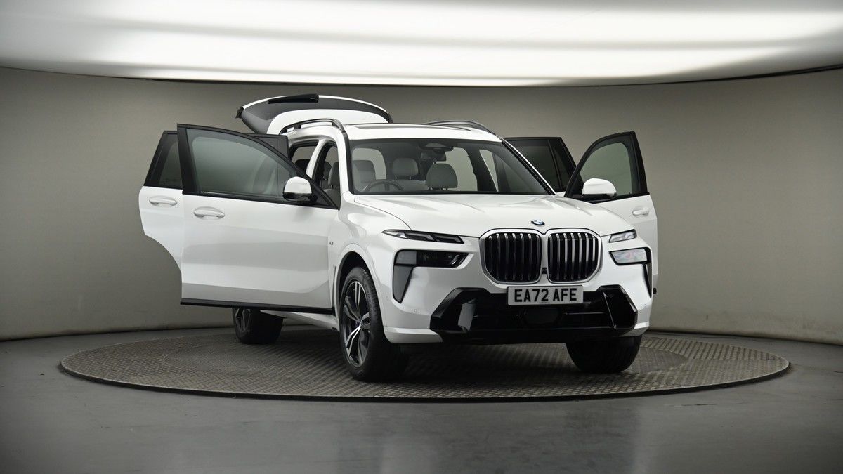 More views of BMW X7