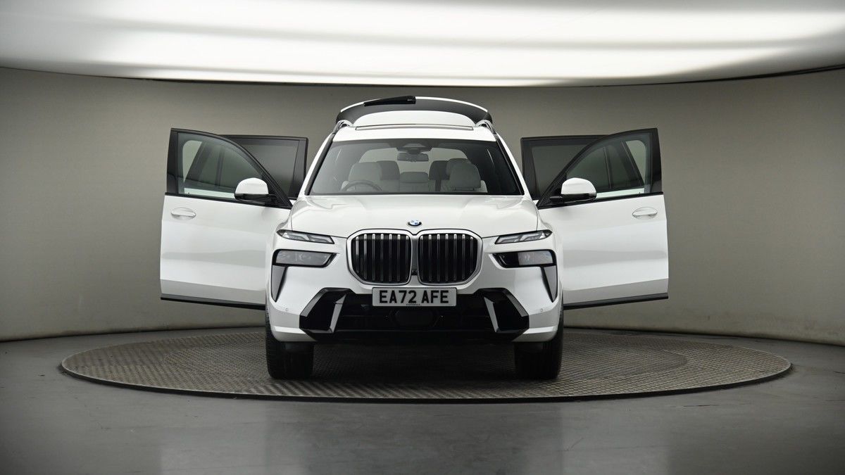 More views of BMW X7