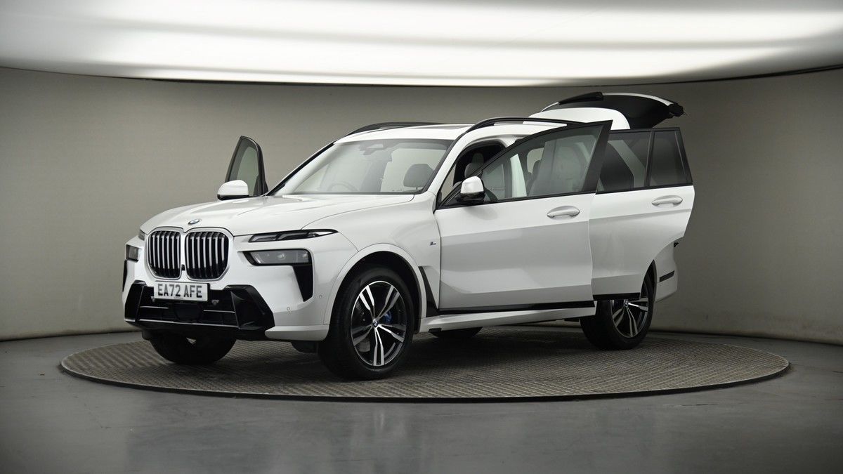 More views of BMW X7