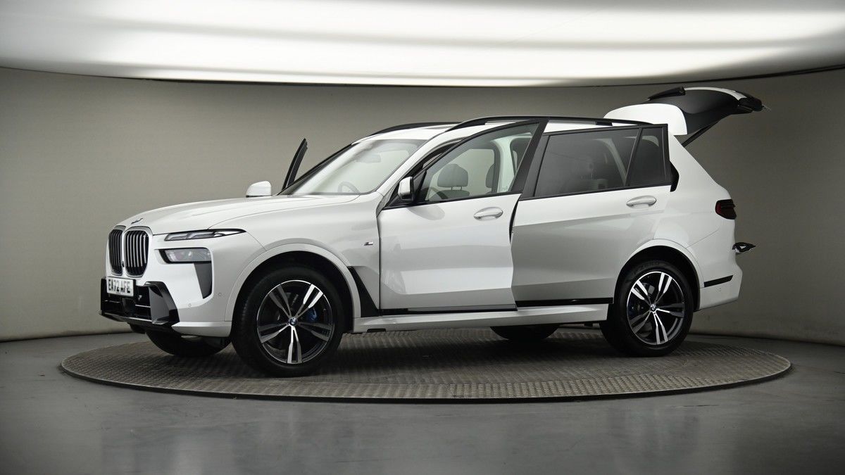 More views of BMW X7