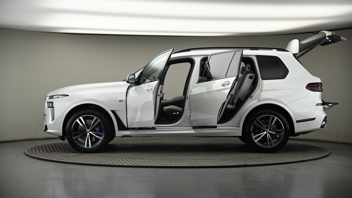 More views of BMW X7