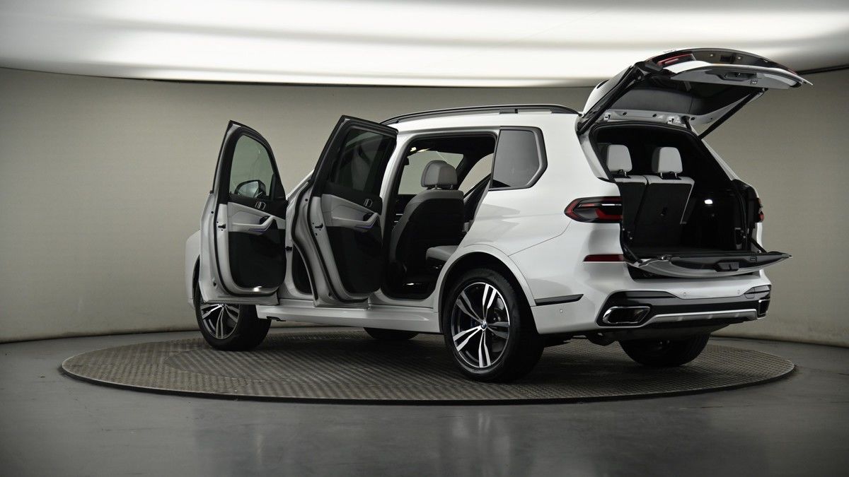 More views of BMW X7