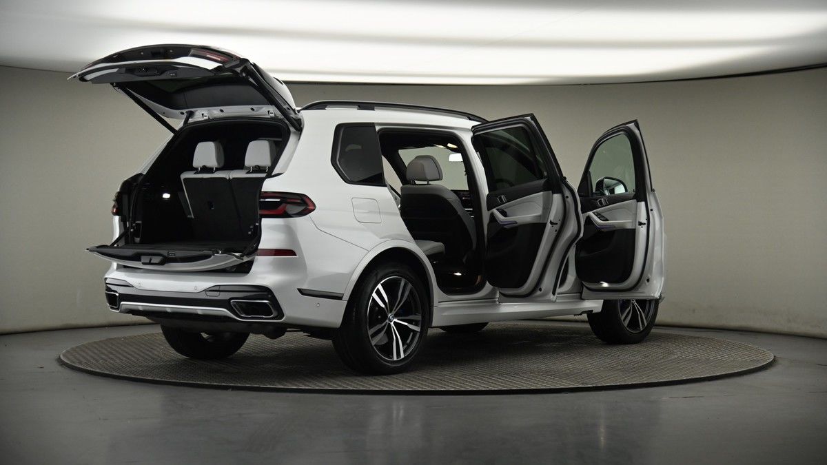 More views of BMW X7