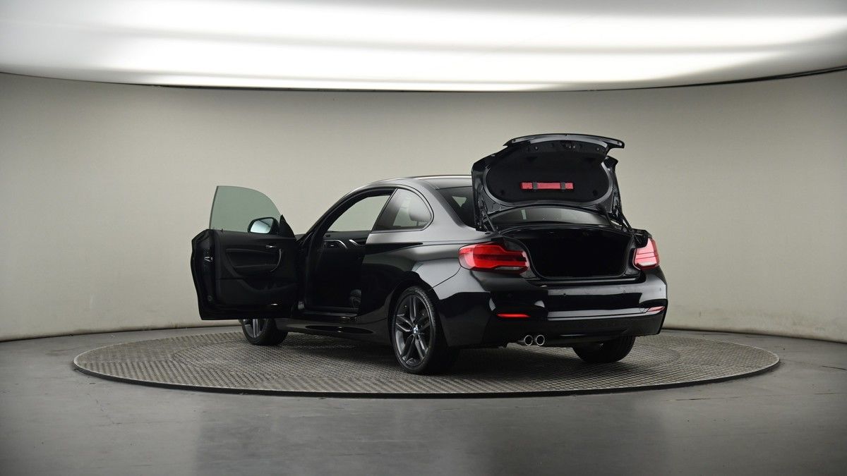 BMW 2 Series Image 8