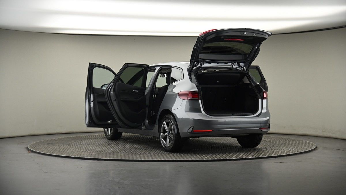 BMW 2 Series Active Tourer Image 8