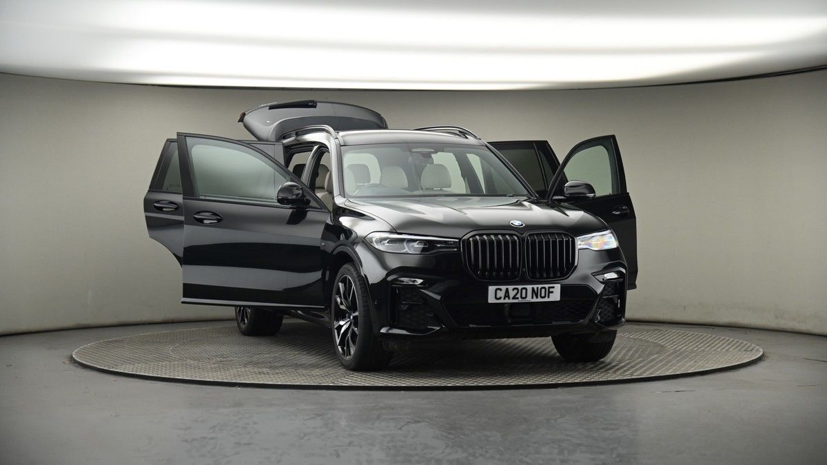 More views of BMW X7