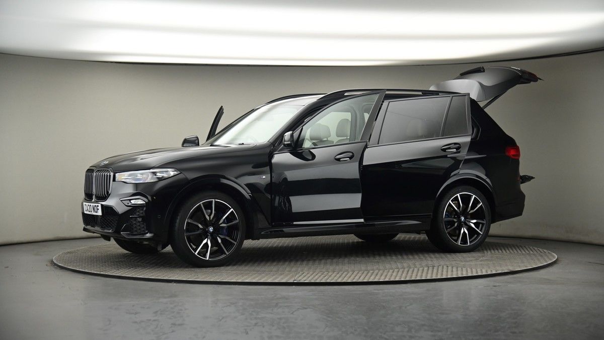 More views of BMW X7