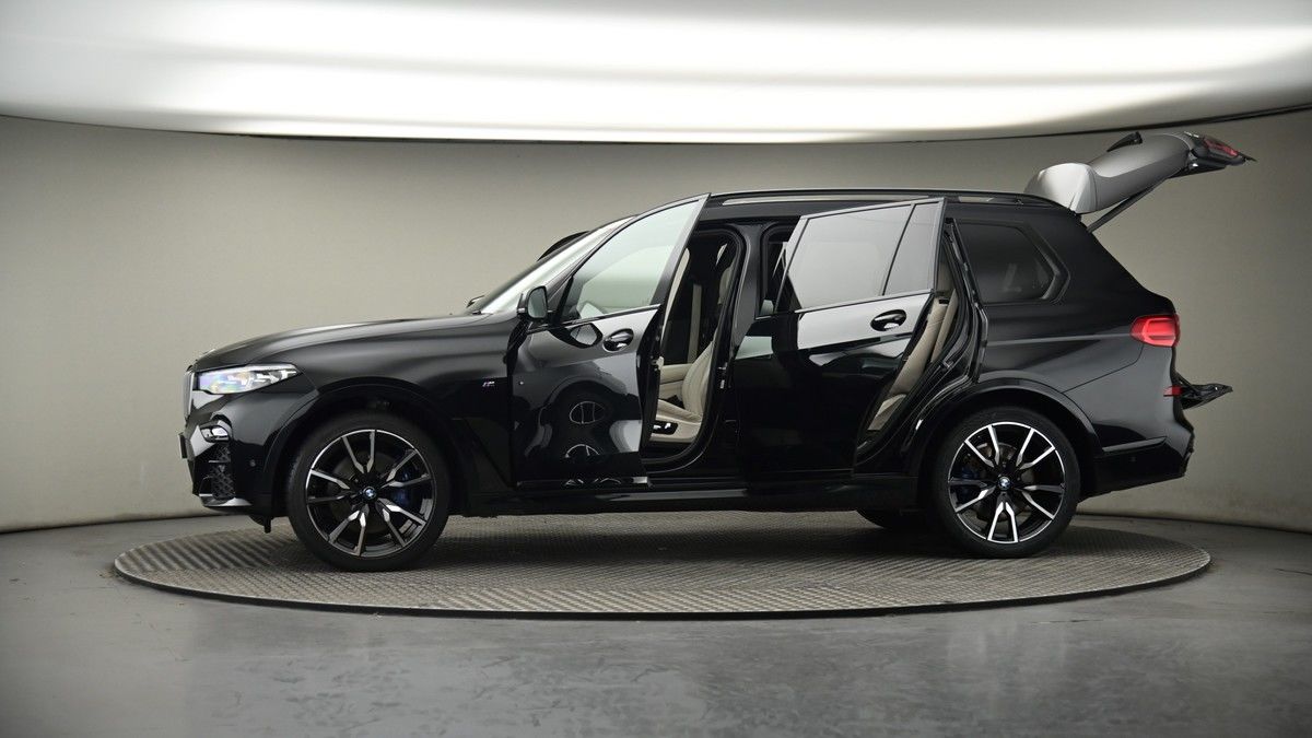 More views of BMW X7