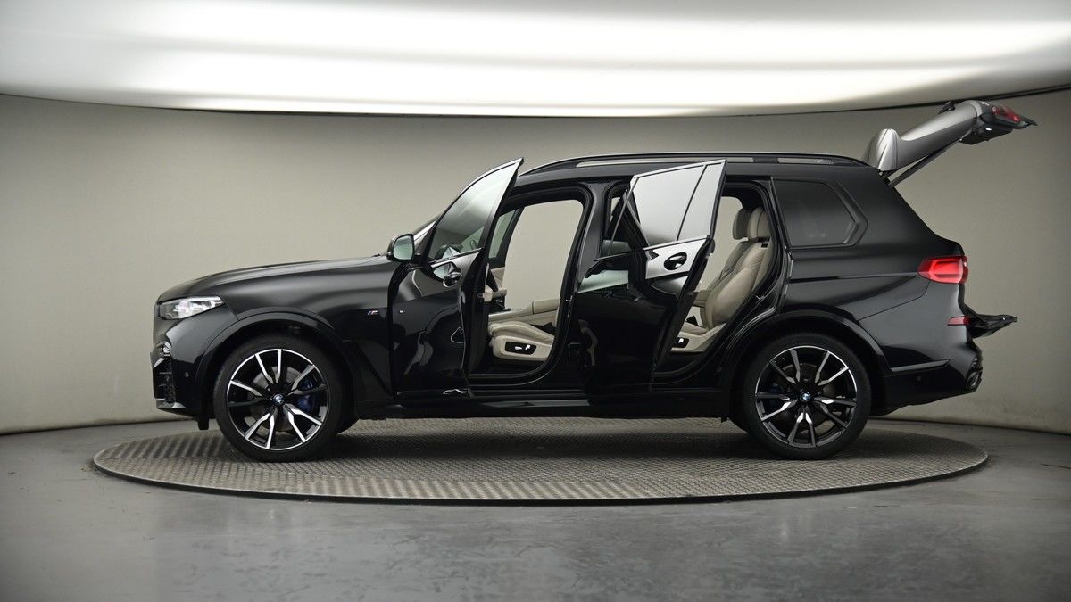 More views of BMW X7