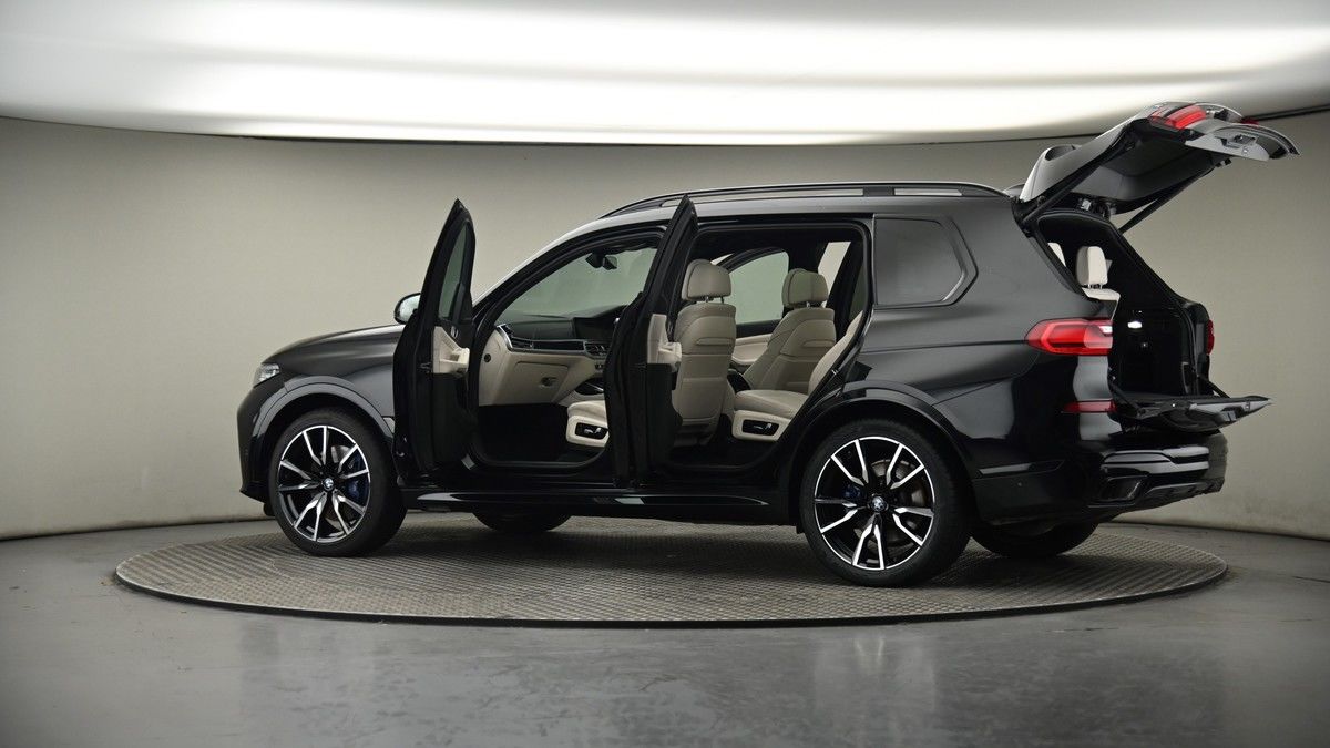 More views of BMW X7