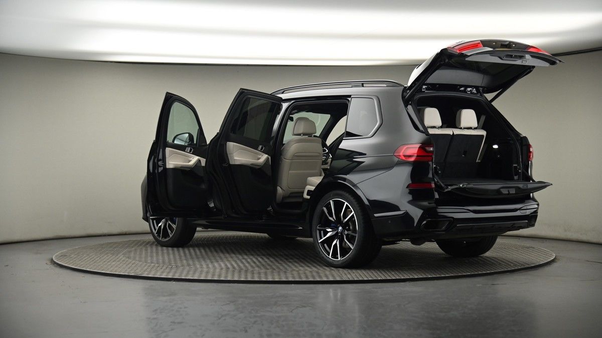 More views of BMW X7