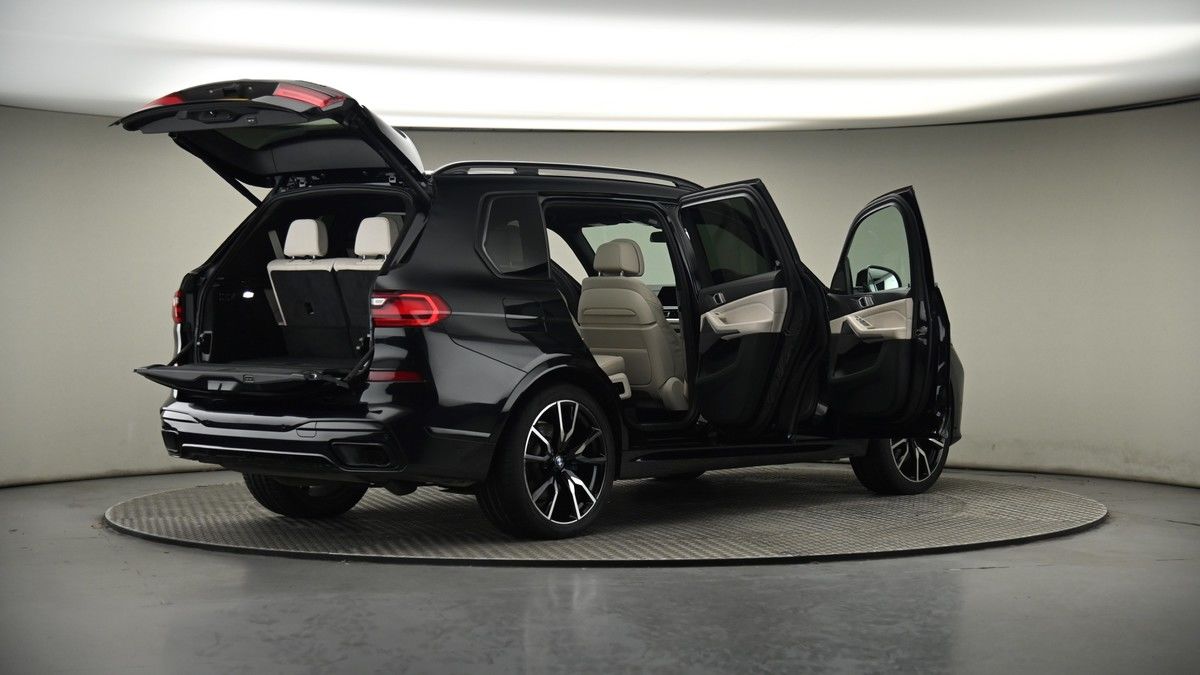 More views of BMW X7