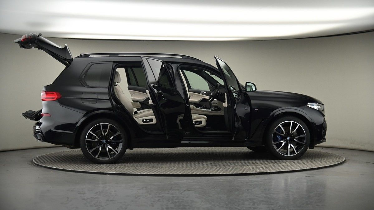 More views of BMW X7