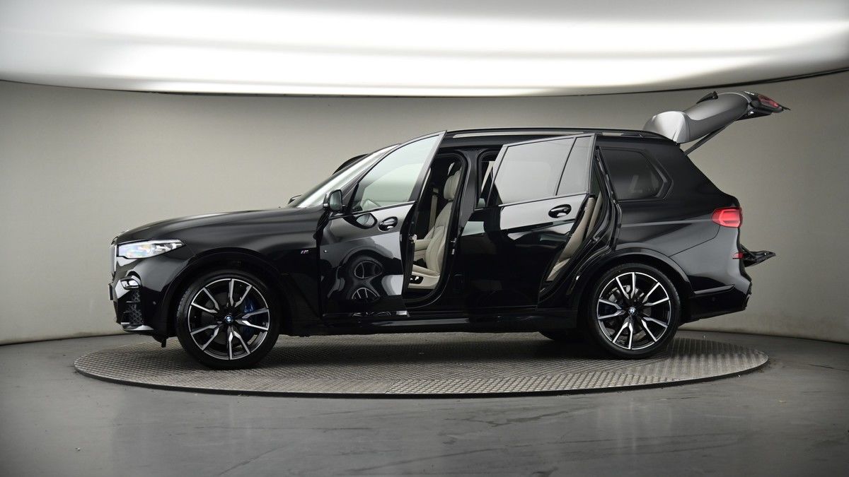 More views of BMW X7