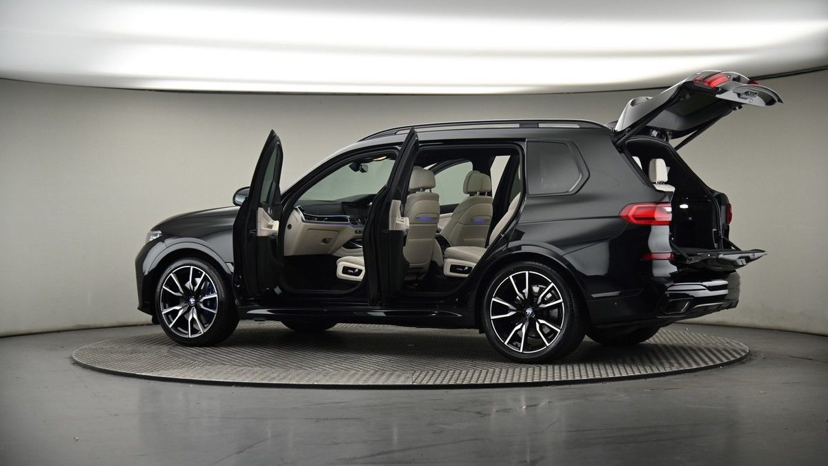 More views of BMW X7