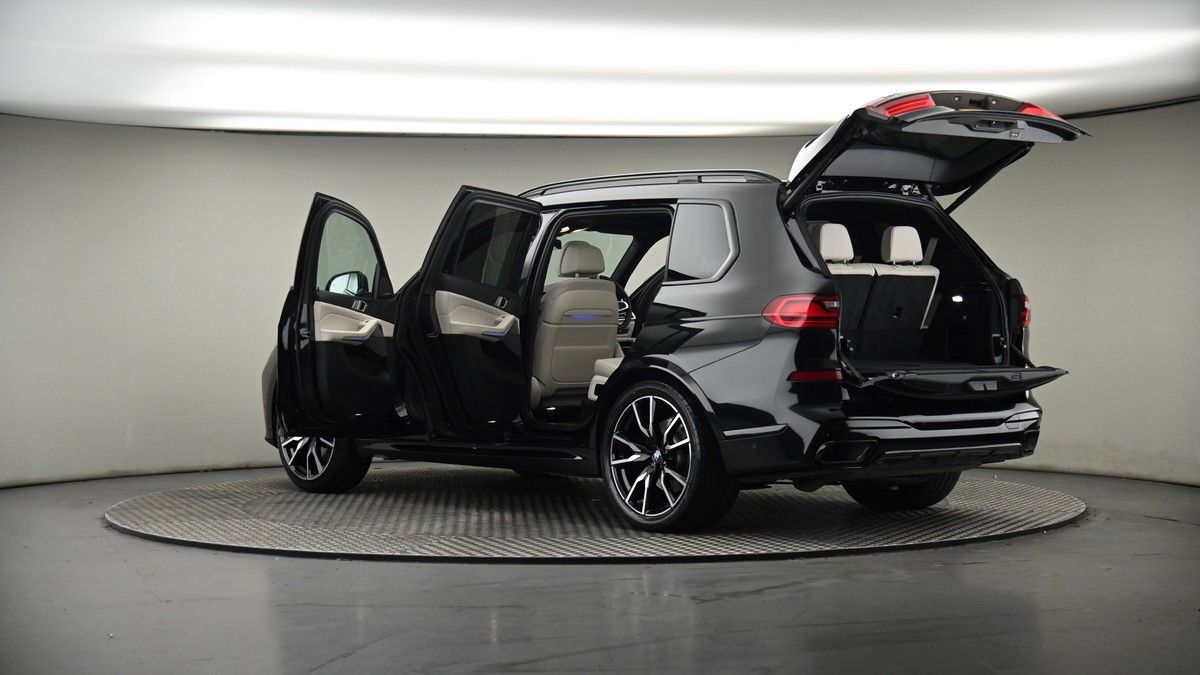 More views of BMW X7