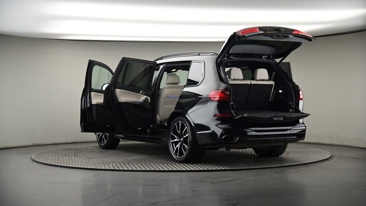 More views of BMW X7