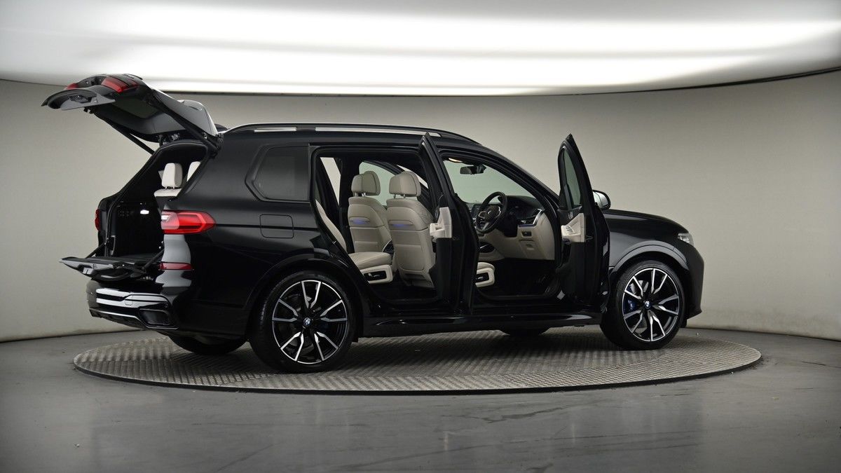 More views of BMW X7