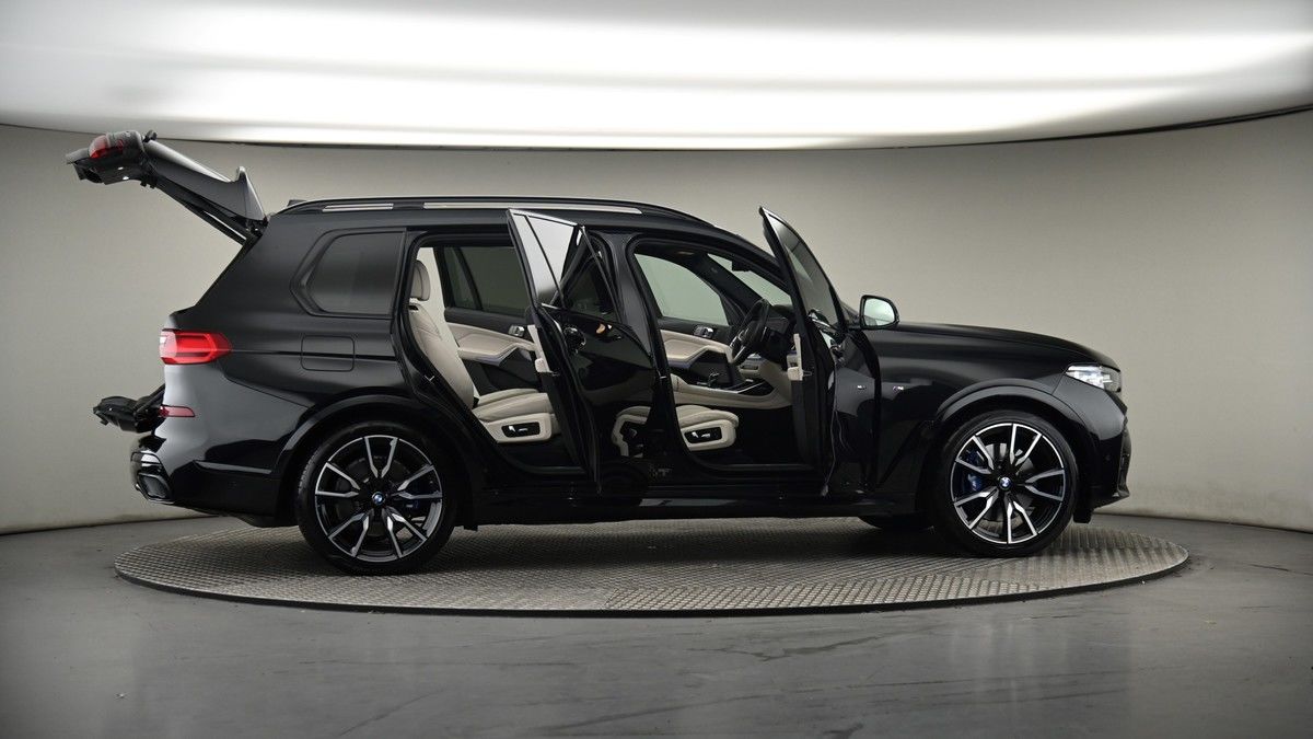 More views of BMW X7