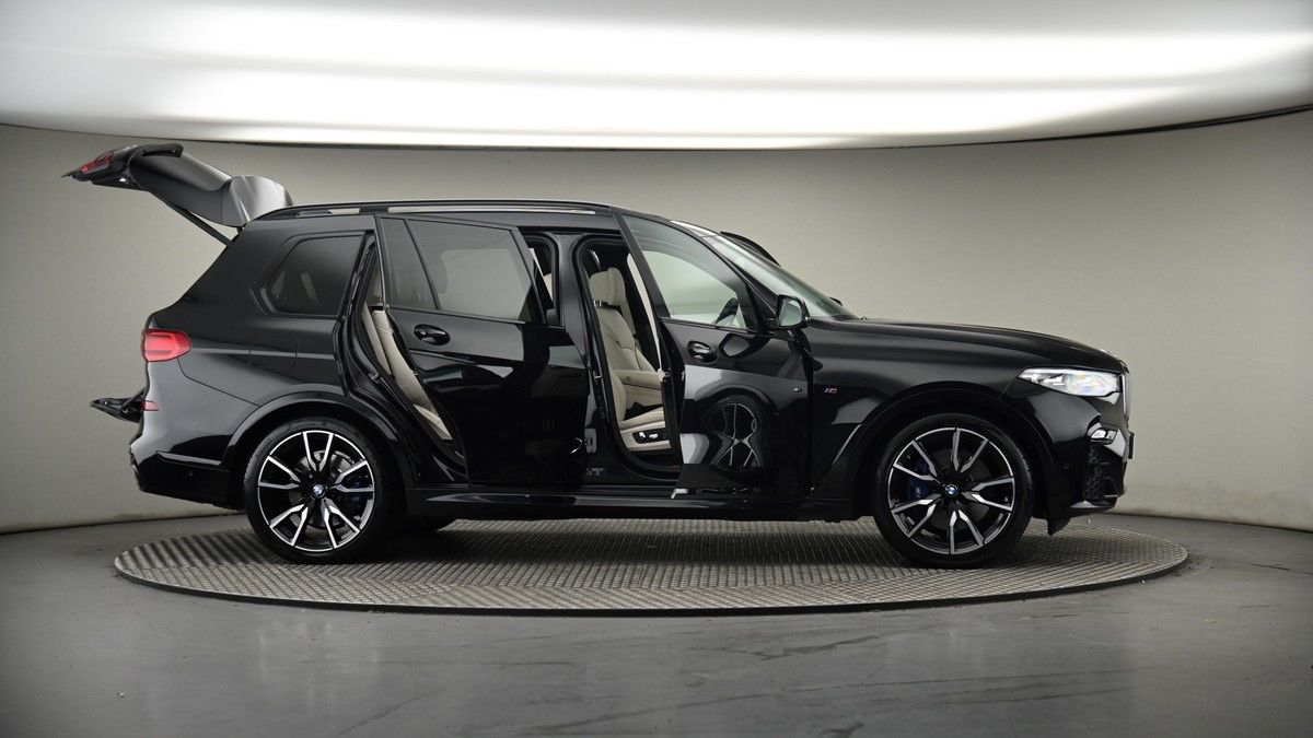 More views of BMW X7