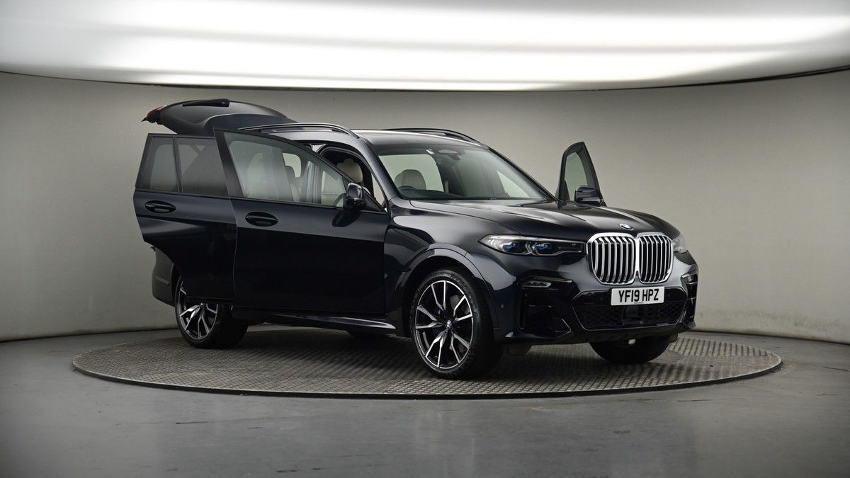 More views of BMW X7