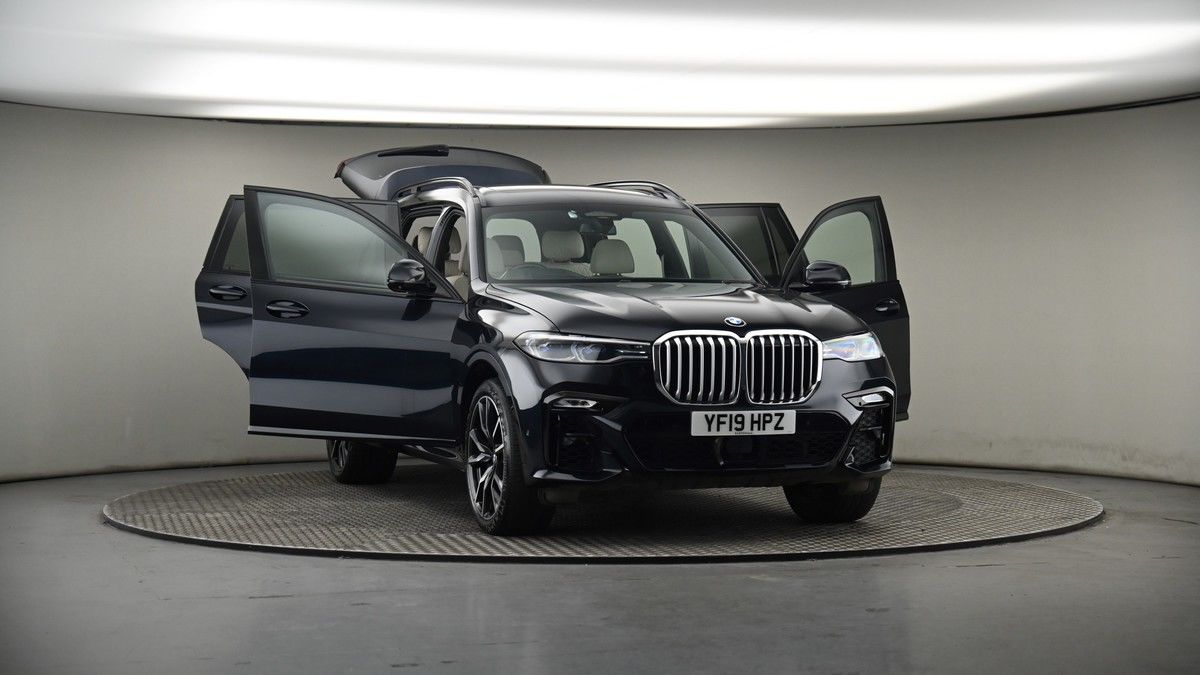 More views of BMW X7