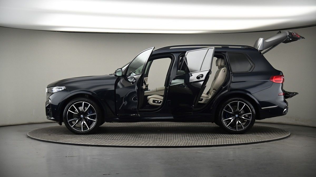 More views of BMW X7