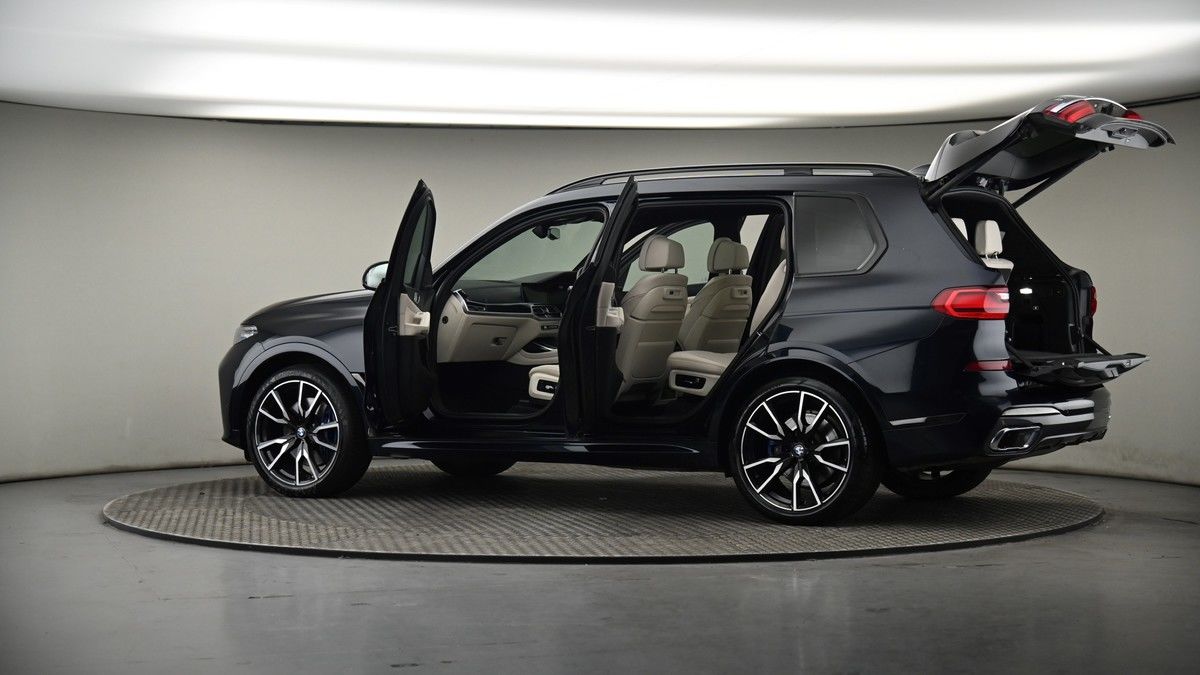 More views of BMW X7