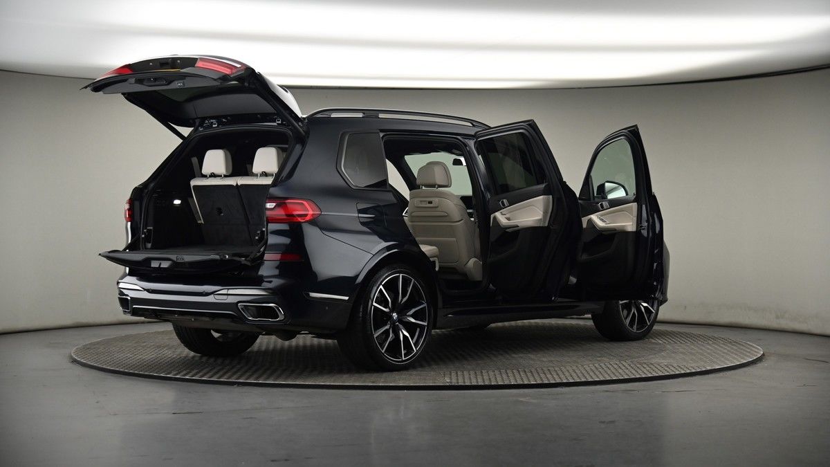 More views of BMW X7