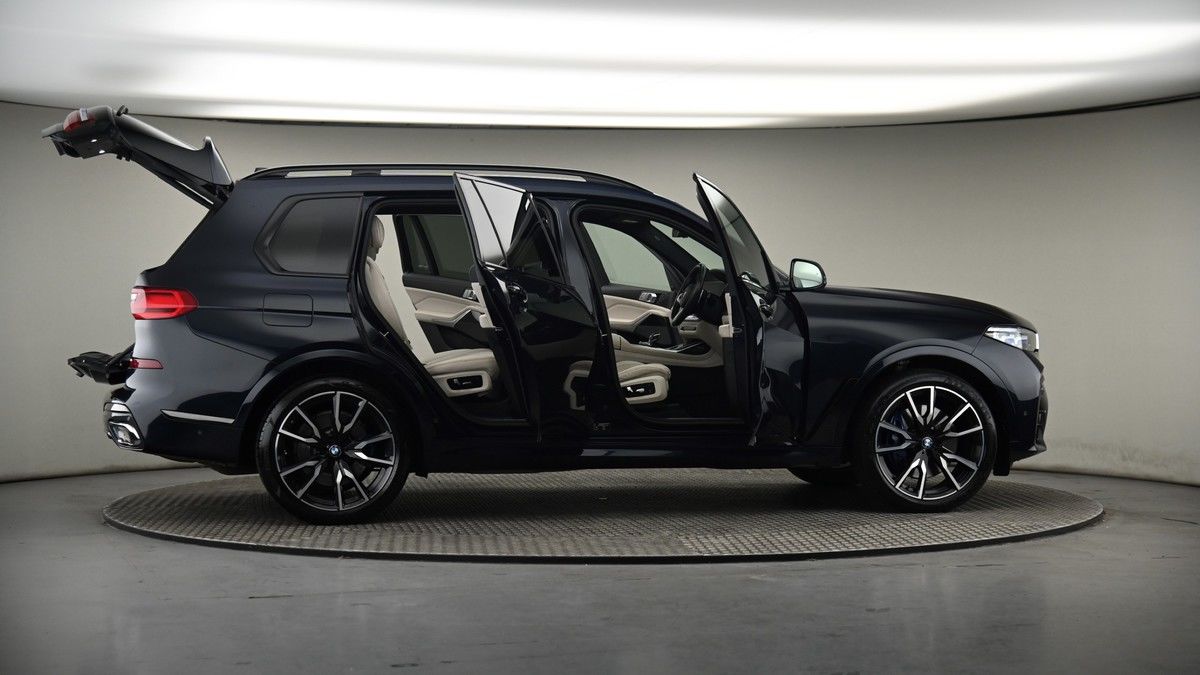 More views of BMW X7