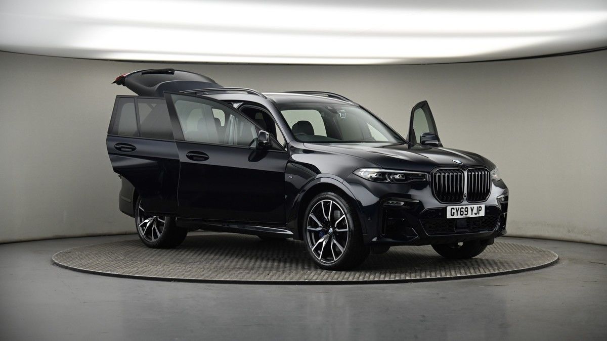 More views of BMW X7