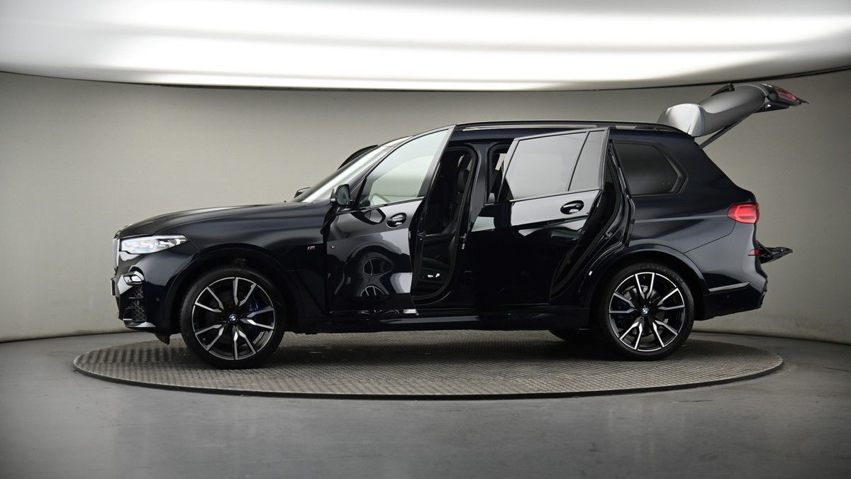 More views of BMW X7