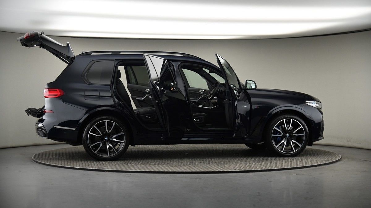 More views of BMW X7